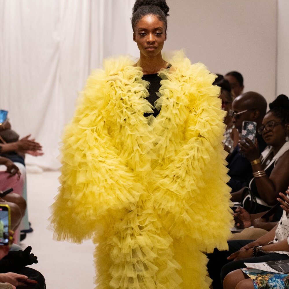 Beautiful fluffy high fashion tulle coat - Picture 2 of 7